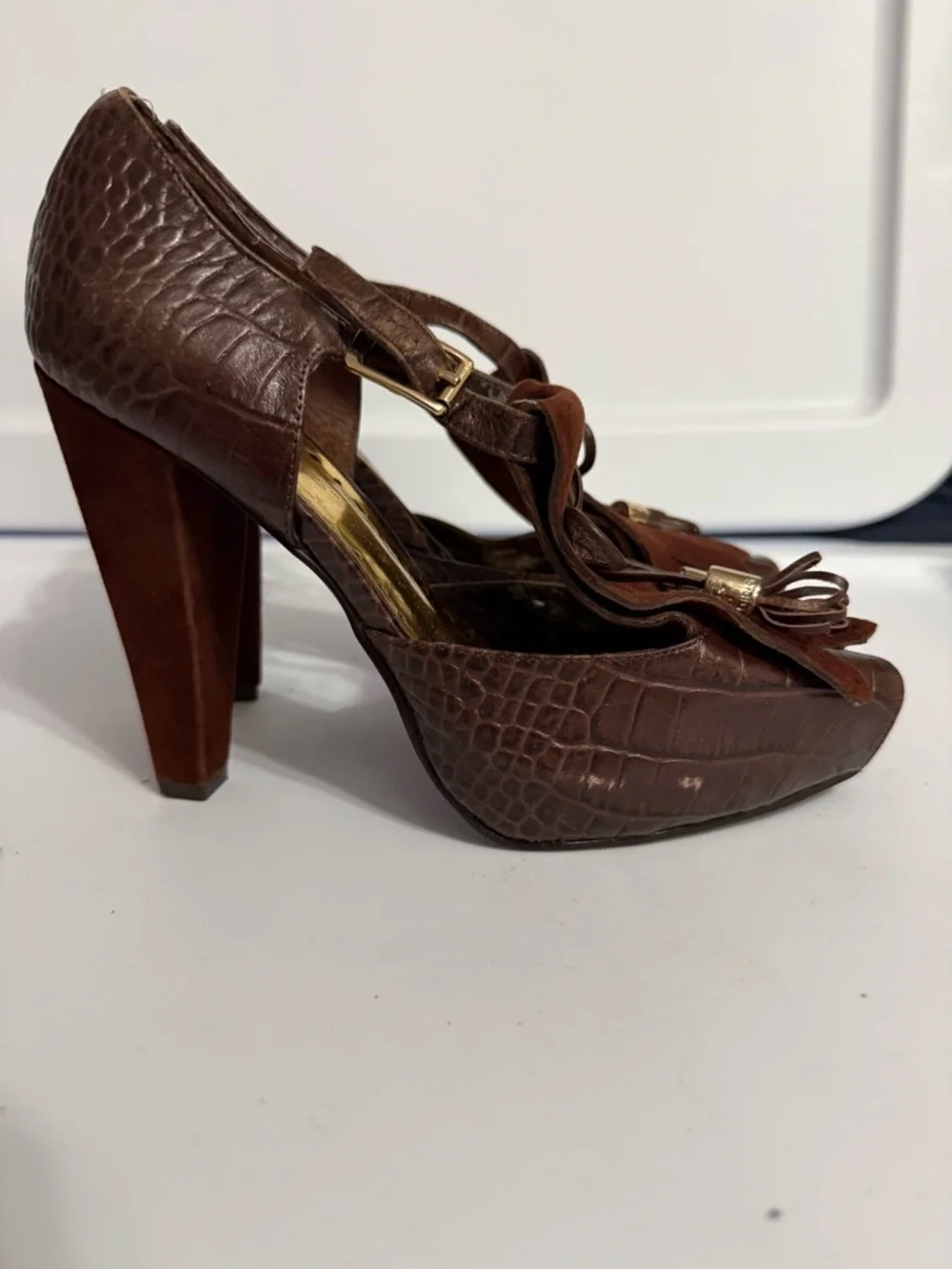 BCBGirls Malaya Brown Platform Peep Toe Sandal Fringe Tassel Heels Sz 7